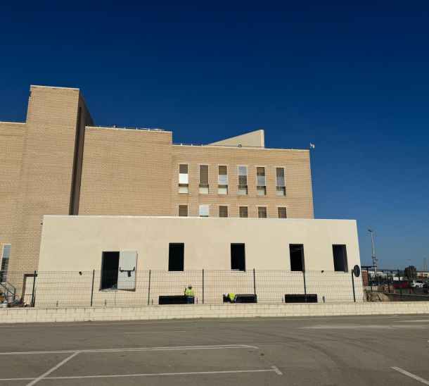 Fin de Obra: Rehabilitación de la Fachada del Salón de Actos de Navantia Puerto Real AMPE Obras