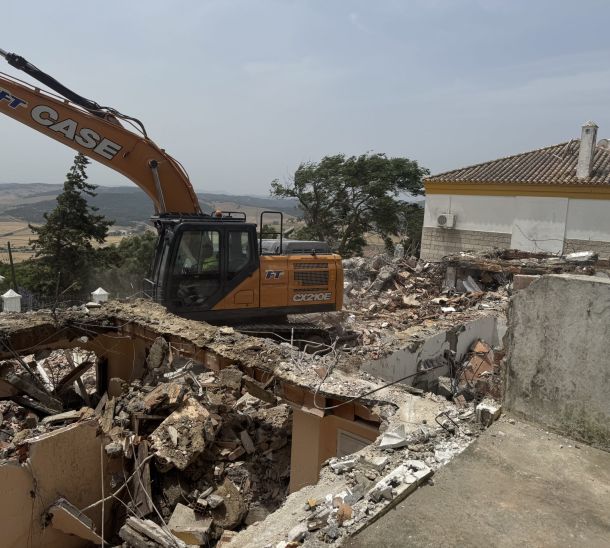 Demolición Urgente de Viviendas en Calle Musulmanes, Medina Sidonia (Cádiz) AMPE Obras