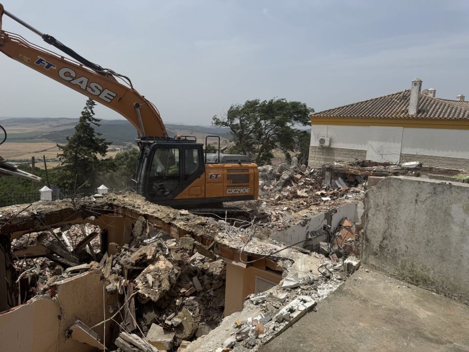 Demolición Urgente de Viviendas en Calle Musulmanes, Medina Sidonia (Cádiz)